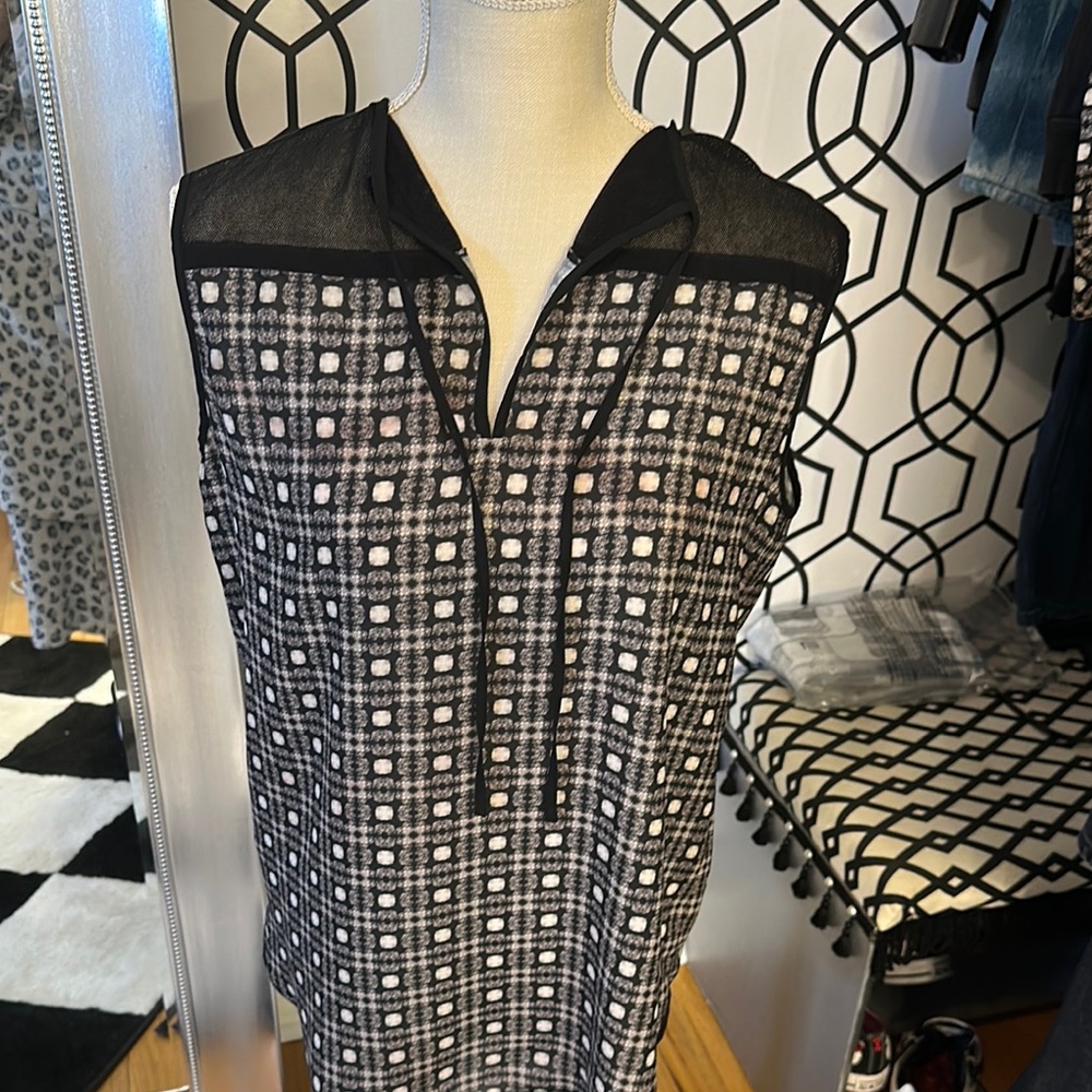 LAMB Black and White sleeveless Blouse